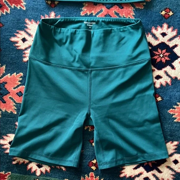 Reformation Emerald Green  Sports Bra and Bike shorts Set | Top S Bottoms M - Picture 6 of 8